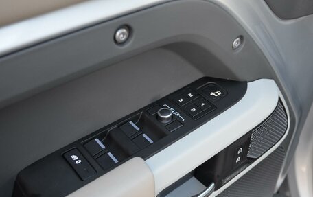 Land Rover Defender II, 2021 год, 6 899 000 рублей, 8 фотография