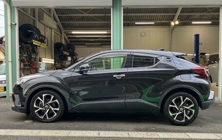 Toyota C-HR I рестайлинг, 2022 год, 1 732 000 рублей, 9 фотография