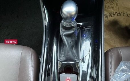 Toyota C-HR I рестайлинг, 2022 год, 1 732 000 рублей, 12 фотография