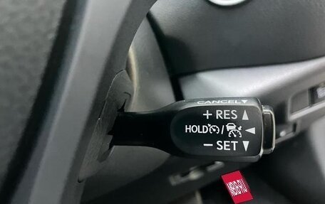 Toyota C-HR I рестайлинг, 2022 год, 1 732 000 рублей, 11 фотография