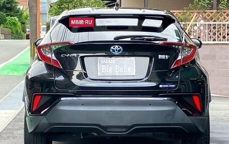 Toyota C-HR I рестайлинг, 2022 год, 1 732 000 рублей, 8 фотография