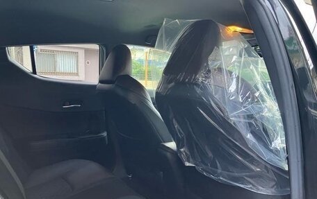 Toyota C-HR I рестайлинг, 2022 год, 1 732 000 рублей, 25 фотография