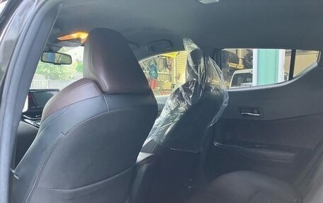 Toyota C-HR I рестайлинг, 2022 год, 1 732 000 рублей, 28 фотография