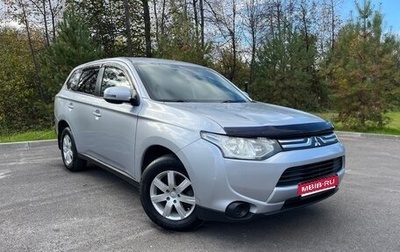 Mitsubishi Outlander III рестайлинг 3, 2013 год, 1 330 000 рублей, 1 фотография