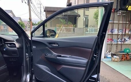 Toyota C-HR I рестайлинг, 2022 год, 1 732 000 рублей, 36 фотография