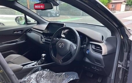 Toyota C-HR I рестайлинг, 2022 год, 1 732 000 рублей, 33 фотография