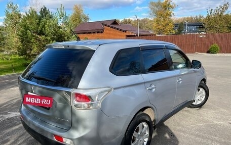 Mitsubishi Outlander III рестайлинг 3, 2013 год, 1 330 000 рублей, 5 фотография