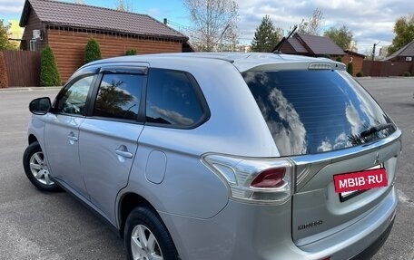 Mitsubishi Outlander III рестайлинг 3, 2013 год, 1 330 000 рублей, 6 фотография
