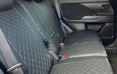 Mitsubishi Outlander III рестайлинг 3, 2013 год, 1 330 000 рублей, 13 фотография