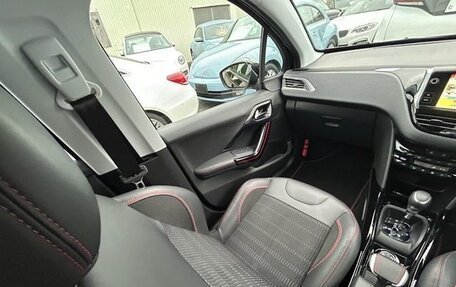 Peugeot 2008 II, 2019 год, 800 000 рублей, 40 фотография