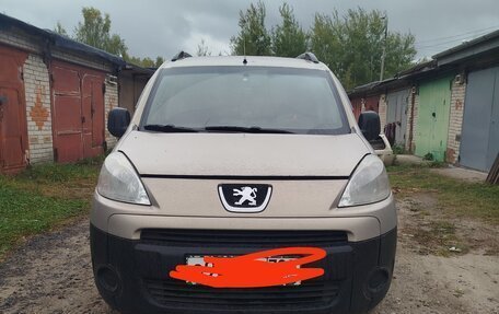 Peugeot Partner II рестайлинг 2, 2011 год, 400 000 рублей, 3 фотография