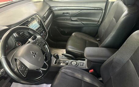 Mitsubishi Outlander III рестайлинг 3, 2016 год, 1 795 000 рублей, 7 фотография