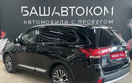 Mitsubishi Outlander III рестайлинг 3, 2016 год, 1 795 000 рублей, 5 фотография