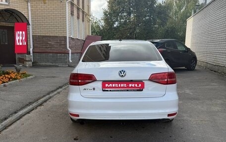 Volkswagen Jetta VI, 2015 год, 865 000 рублей, 4 фотография