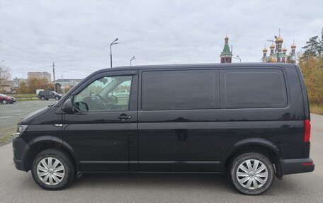 Volkswagen Caravelle T6 рестайлинг, 2017 год, 2 970 000 рублей, 6 фотография