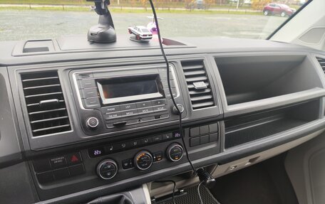 Volkswagen Caravelle T6 рестайлинг, 2017 год, 2 970 000 рублей, 11 фотография