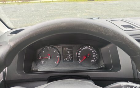 Volkswagen Caravelle T6 рестайлинг, 2017 год, 2 970 000 рублей, 10 фотография