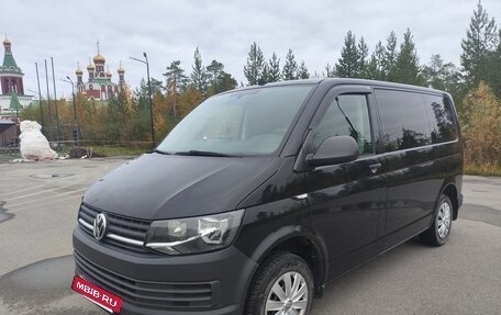 Volkswagen Caravelle T6 рестайлинг, 2017 год, 2 970 000 рублей, 7 фотография