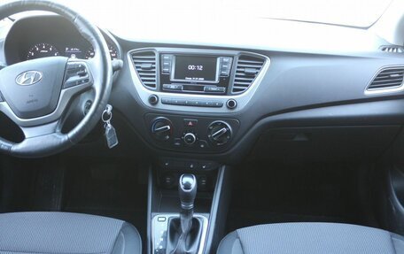 Hyundai Solaris II рестайлинг, 2017 год, 1 090 000 рублей, 13 фотография