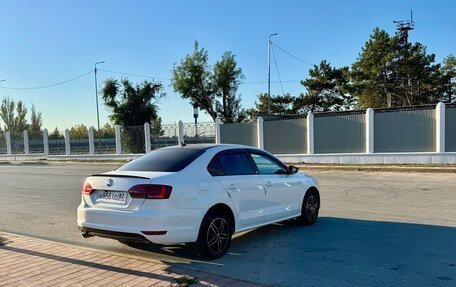 Volkswagen Jetta VI, 2014 год, 1 000 000 рублей, 3 фотография