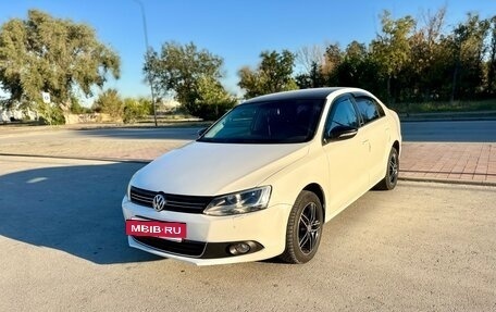 Volkswagen Jetta VI, 2014 год, 1 000 000 рублей, 4 фотография