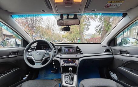 Hyundai Elantra VI рестайлинг, 2017 год, 1 150 000 рублей, 5 фотография