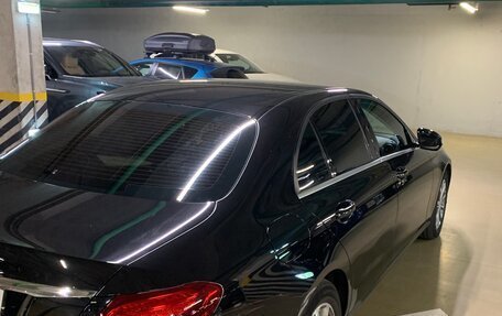 Mercedes-Benz E-Класс, 2019 год, 2 500 000 рублей, 3 фотография