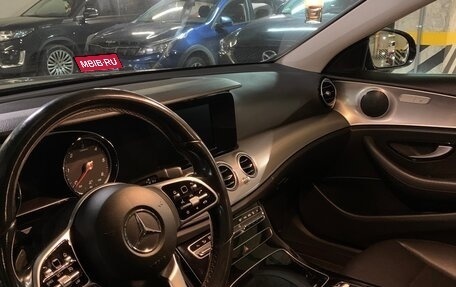 Mercedes-Benz E-Класс, 2019 год, 2 500 000 рублей, 7 фотография