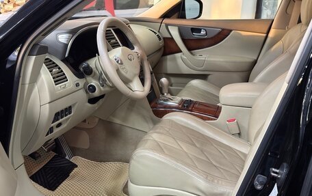 Infiniti FX II, 2011 год, 2 450 000 рублей, 29 фотография