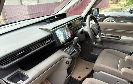 Honda Stepwgn IV, 2016 год, 2 500 000 рублей, 5 фотография