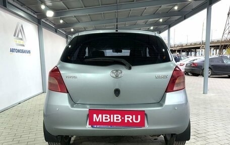 Toyota Yaris III рестайлинг, 2007 год, 649 000 рублей, 4 фотография