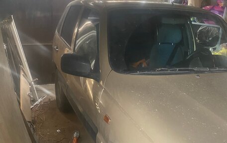 Chevrolet Niva I рестайлинг, 2004 год, 220 000 рублей, 9 фотография