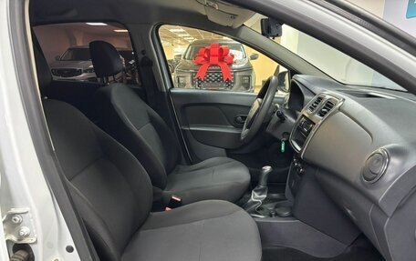 Renault Logan II, 2015 год, 565 000 рублей, 10 фотография