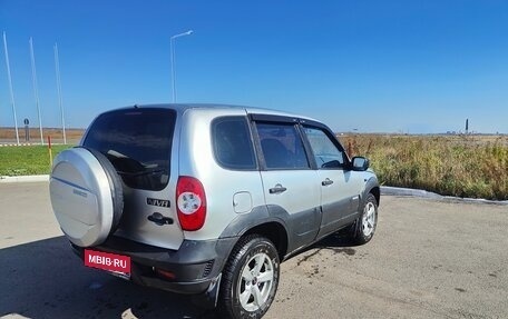 Chevrolet Niva I рестайлинг, 2011 год, 410 000 рублей, 3 фотография