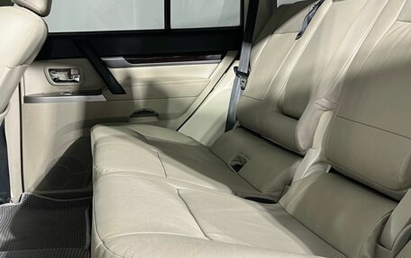 Mitsubishi Pajero IV, 2017 год, 2 800 000 рублей, 15 фотография