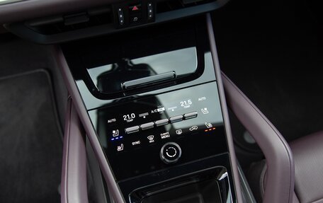 Porsche Cayenne III, 2024 год, 20 925 000 рублей, 21 фотография