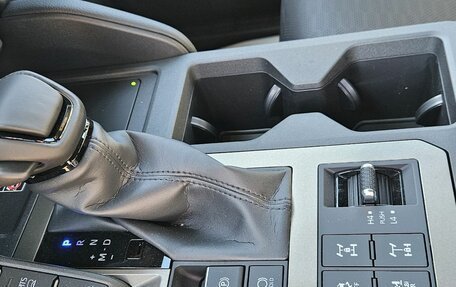 Toyota Land Cruiser Prado, 2024 год, 11 000 000 рублей, 9 фотография