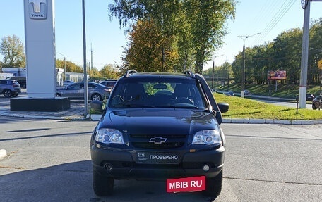 Chevrolet Niva I рестайлинг, 2016 год, 658 000 рублей, 2 фотография