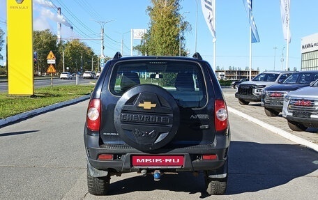 Chevrolet Niva I рестайлинг, 2016 год, 658 000 рублей, 7 фотография