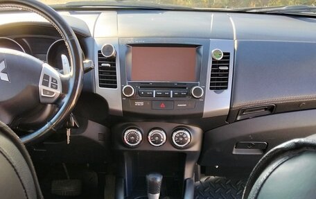 Mitsubishi Outlander III рестайлинг 3, 2010 год, 1 550 000 рублей, 7 фотография