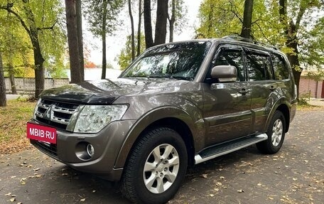 Mitsubishi Pajero IV, 2012 год, 2 099 000 рублей, 2 фотография