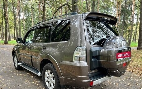 Mitsubishi Pajero IV, 2012 год, 2 099 000 рублей, 3 фотография