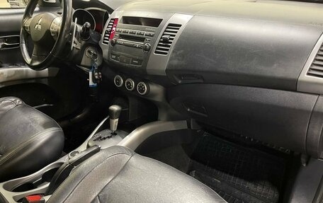 Mitsubishi Outlander III рестайлинг 3, 2008 год, 877 000 рублей, 8 фотография