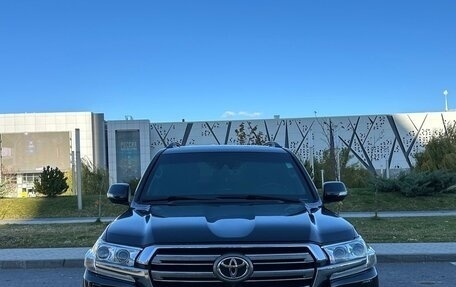 Toyota Land Cruiser 200, 2016 год, 8 000 000 рублей, 1 фотография