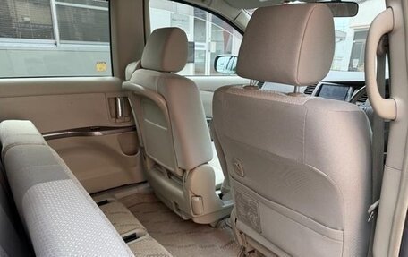 Toyota ISis I, 2012 год, 1 150 000 рублей, 12 фотография