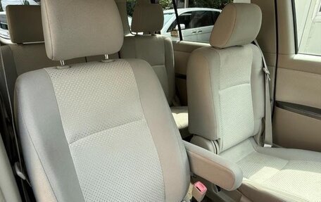 Toyota ISis I, 2012 год, 1 150 000 рублей, 15 фотография