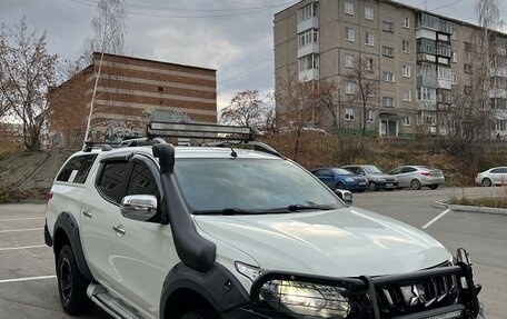 Mitsubishi L200 IV рестайлинг, 2017 год, 3 800 000 рублей, 3 фотография