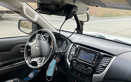 Mitsubishi L200 IV рестайлинг, 2017 год, 3 800 000 рублей, 10 фотография
