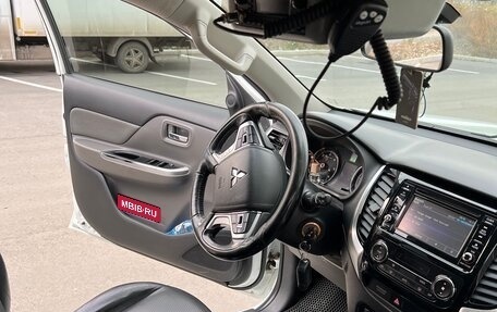 Mitsubishi L200 IV рестайлинг, 2017 год, 3 800 000 рублей, 11 фотография