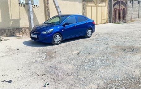 Hyundai Solaris II рестайлинг, 2013 год, 650 000 рублей, 8 фотография